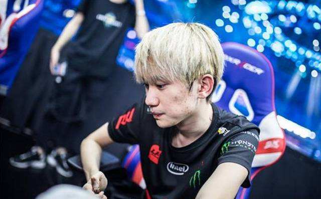 欧冠杯16强首回合｜ 德甲内战3球轰炸药厂 拜仁一只脚踏进8强