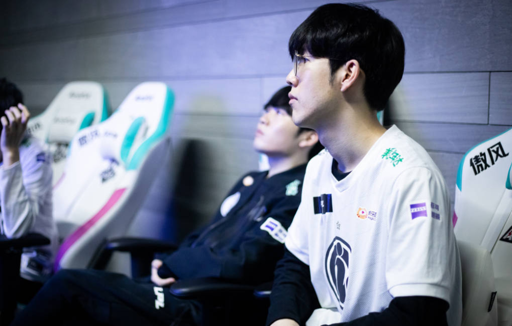 他才能以高 他才能以高